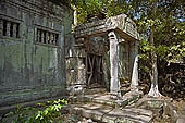 Angkor - ruins of Beng Mealea